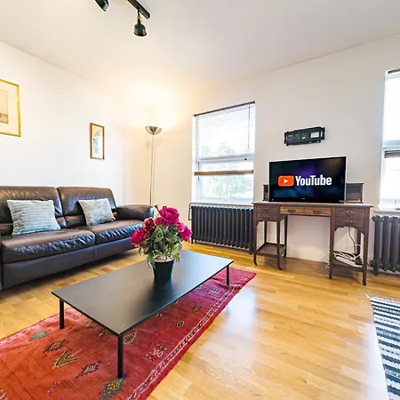 Spacious 2 Bedroom Apartment In Hackney Londres Extérieur photo