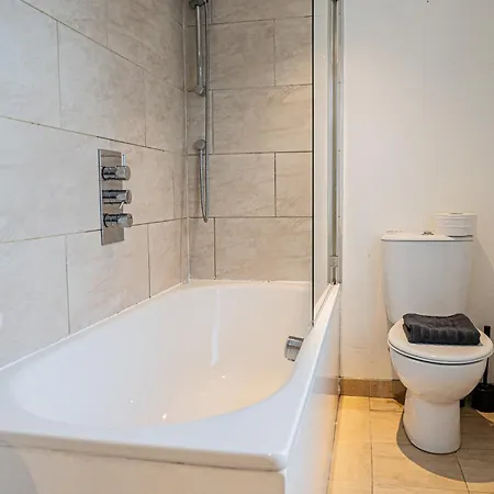 Spacious 2 Bedroom Apartment In Hackney Londres Extérieur photo
