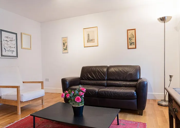 Spacious 2 Bedroom Apartment In Hackney