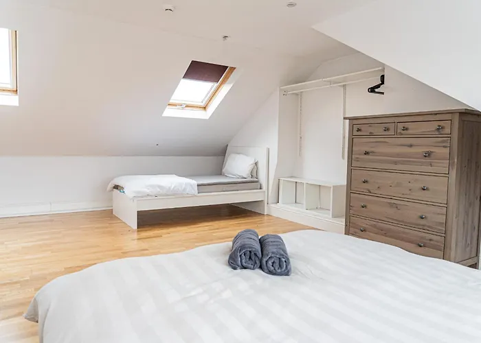 Spacious 2 Bedroom Apartment In Hackney