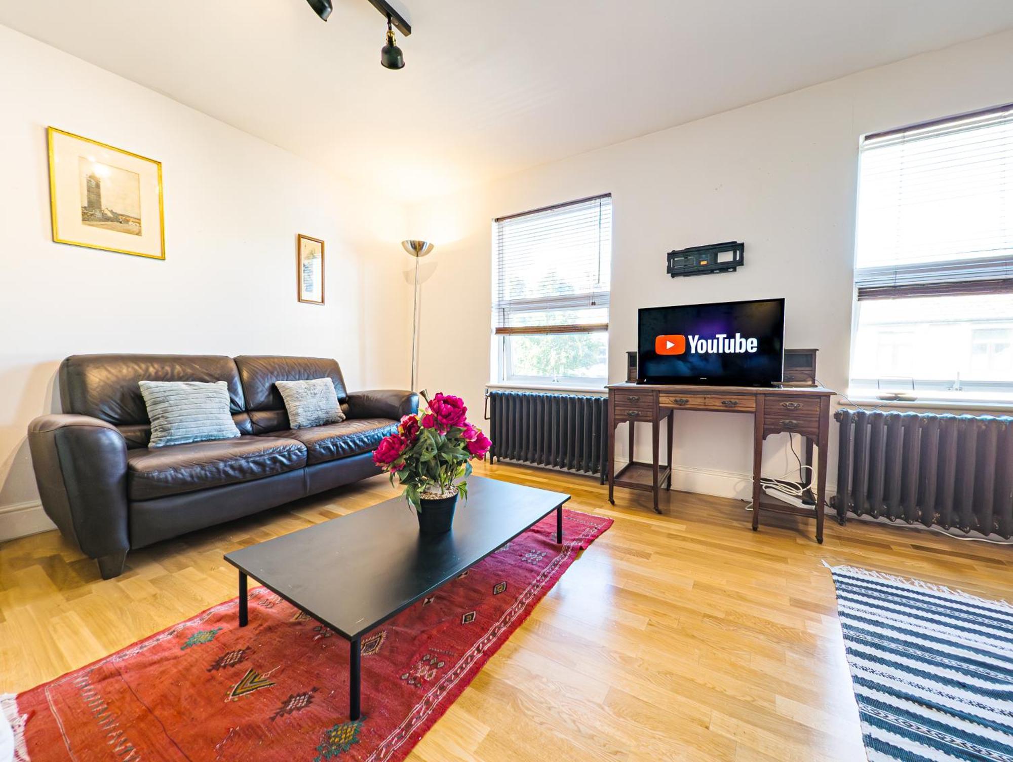 Spacious 2 Bedroom In Hackney Appartement